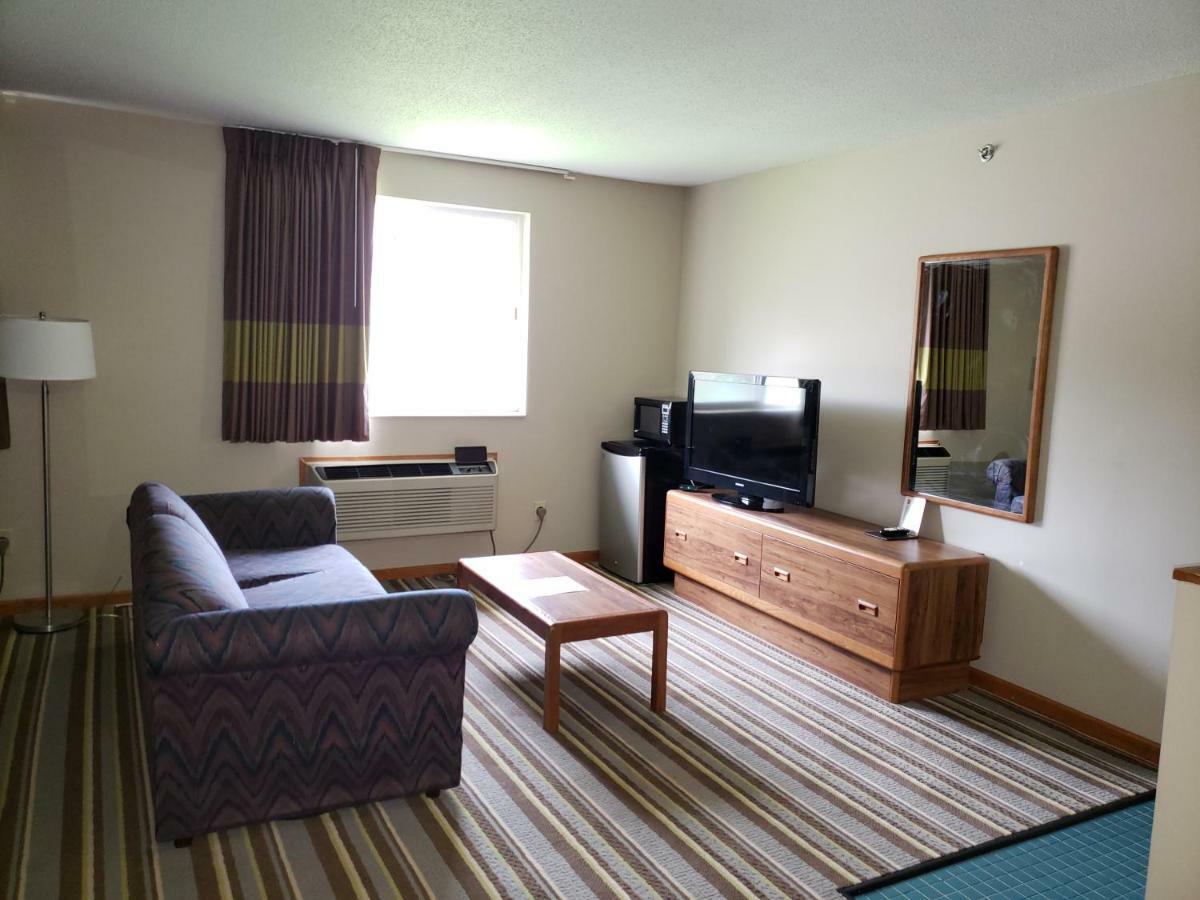 Super 8 By Wyndham Watseka Hotel Exterior photo